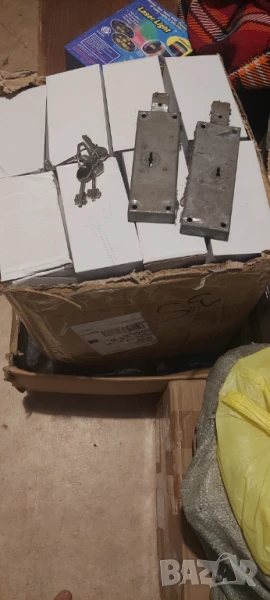 2 брави марка Masinara, Италия за Охранителна ролетка, снимка 1