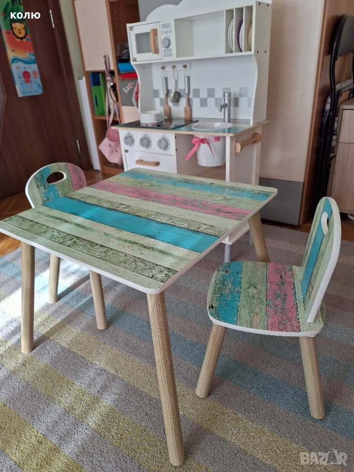 Детска дървена кухня с маса и две столчета, снимка 1