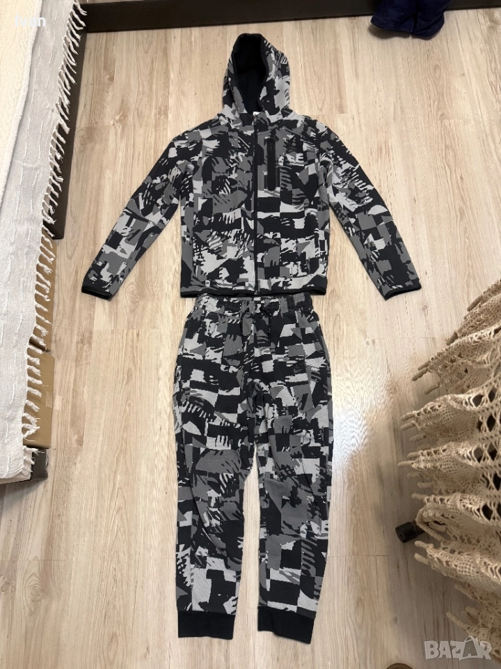 Nike tech fleece camo, снимка 1