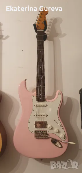 Fender Squier FSR Classic Vibe 60s Stratocaster HSS Shell Pink, снимка 1