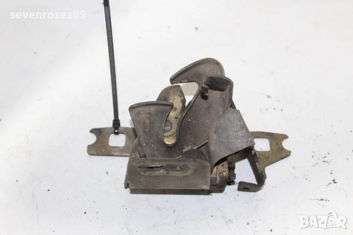 Брава преден капак Фолксваген Голф 3 комби 1.9 tdi 90hp VW Golf 3, снимка 1