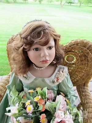 Винилова колекционерска кукла Cristine Orange , снимка 1