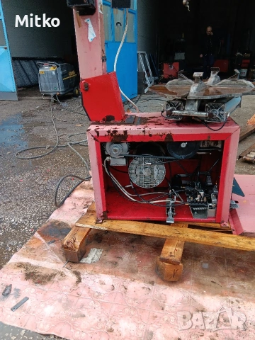 продавам машина за гуми , снимка 2 - Вулканизатор, баланс на гуми - 53291985