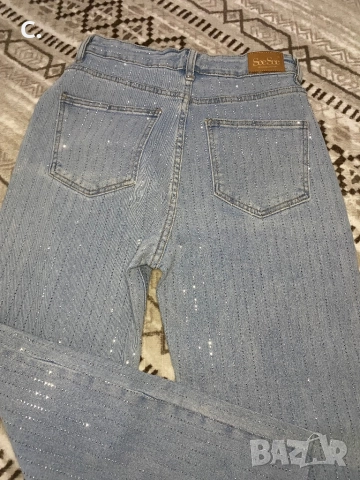 Дамски дънки с камъни, снимка 5 - Дънки - 52893586