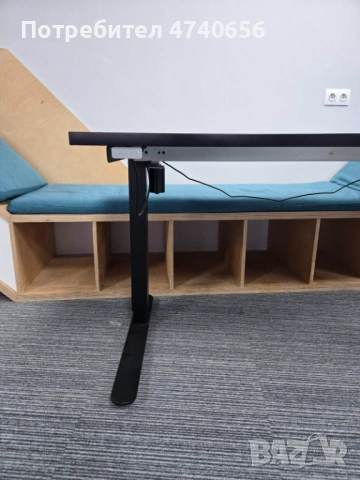 1 бр. електрическо регулируемо бюро 160×80 см (68–118 см), снимка 3 - Работни маси и бюра - 53508779