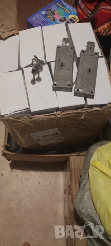 2 брави марка Masinara, Италия за Охранителна ролетка