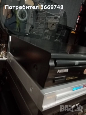 Продава се прекрасно работещ сиди плеър Philips cd 723, снимка 2 - Други - 53903694
