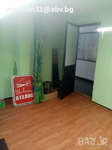 Магазин, офис, ателие 18 м2, плюс склад 10 м2, партер, срещу Кооп.пазар.ул. Шипка 12, снимка 7 - Магазини - 54111297