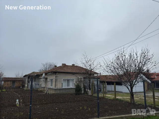 Собственик Продава Къща с 290кв.м.ЗП -9 стаи,двор 1040кв.м- с.Чернолик, снимка 2 - Къщи - 49018168