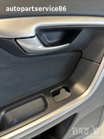 Черна облицовка на задна дясна врата за Volvo XC60 (2011) 30766403, снимка 3 - Части - 53741930