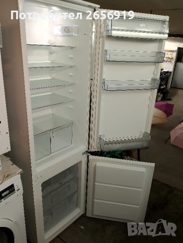 Хладилник с фризер AEG, снимка 3 - Хладилници - 48425216
