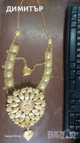 дамско колие