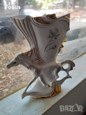 Красота от порцелан голяма ваза конче с позлата и маркировка, снимка 2 - Антикварни и старинни предмети - 51195400