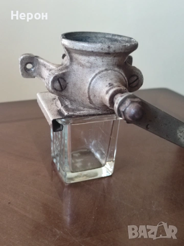 Машинка за млене на пипер/подправки, снимка 4 - Колекции - 53672419