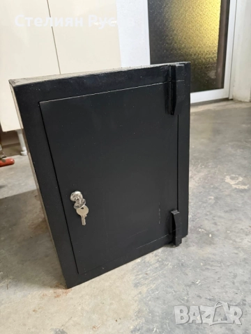  каса сейф 1112 от истинско желязо ! ! ! 40/30/30см цена 115 лв или  58.80 евро    smr - 40 /30 см р