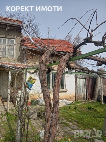 ПРОДАВА парцел за вилна сграда в кв. Еверест, снимка 2 - Парцели - 53765412