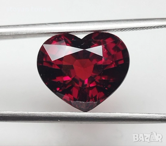 Изключителен Голям И Красив Естествен Спесартит Гранат 8.24 Карата, Сърцевидна Форма!  , снимка 7 - Други - 53893835
