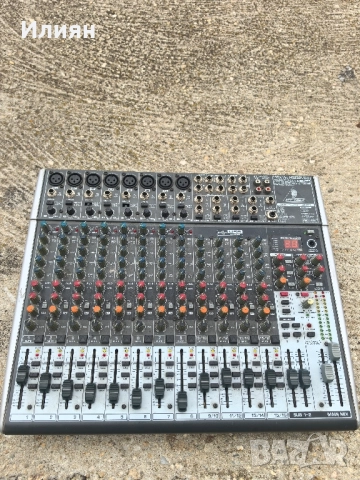 Смесителен пулт , снимка 2 - Ресийвъри, усилватели, смесителни пултове - 52071798
