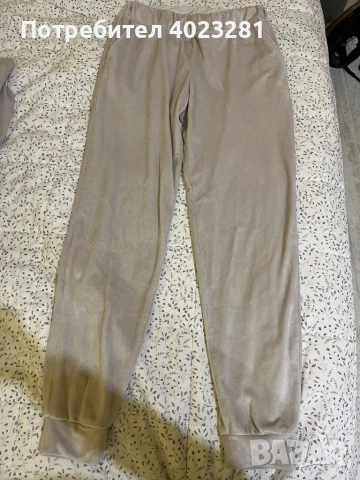 Екип на Moschino