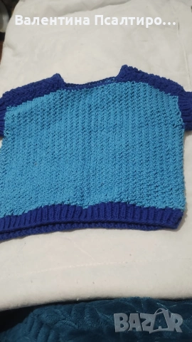 Бебешки елечета на една кука за момче и момиче 