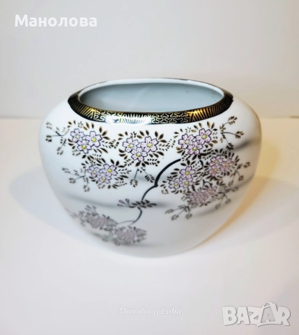 Японски порцеланови ваза и джинджифилов буркан с основен мотив Sakura , снимка 2 - Други ценни предмети - 52241968