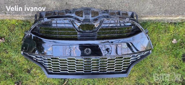 решетка предна броня за тойота ярис