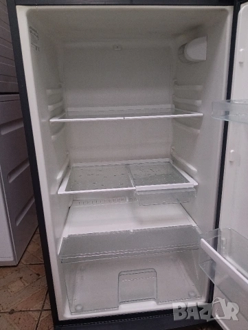 Сив хладилник с горна камера Сименс  Siemens с две години гаранция!, снимка 6 - Хладилници - 53195939