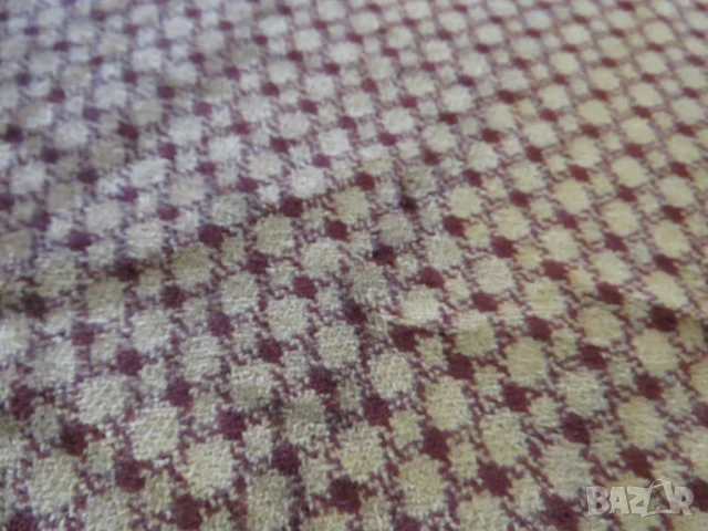 Българска дамаска старо злато на ромбове - топ дължина 11 метра широчина 1,45   дамаска за диван и д