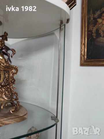 Стъклена витрина , снимка 4 - Секции и витрини - 51942138