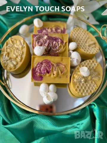 Натурален сапун със шафран патешка мас копринени буби оризово мляко, снимка 3 - Козметика за тяло - 54230962