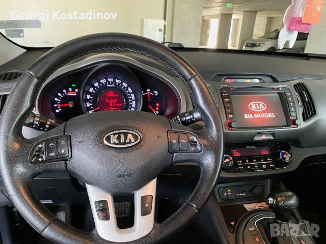 Kia Sportage 2.0 CRDI, снимка 8 - Автомобили и джипове - 42108176