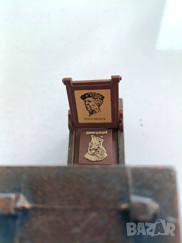 Колекционерска фигурка , острилка във формата на стара печатарска преса от 15-ти век. , снимка 7 - Статуетки - 52044385