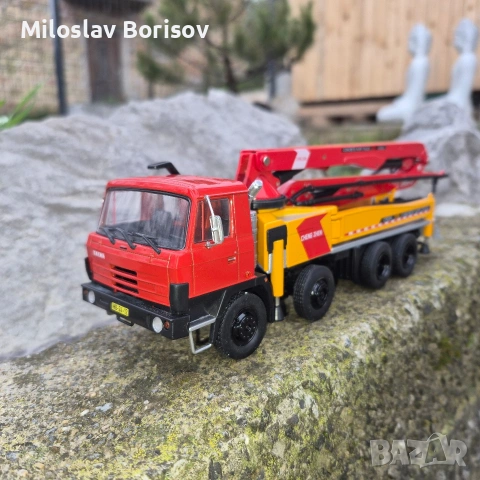 Tatra 8x8 бетон помпа 1:43