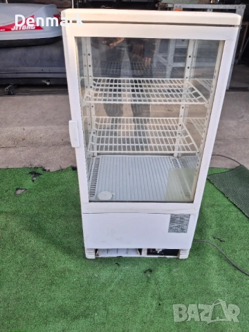  Хладилна витрина