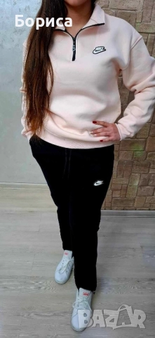 Дамски ватиран екип Найк , снимка 2 - Спортни екипи - 52246401