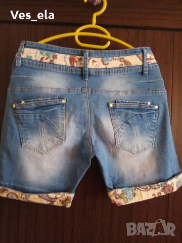 дънкови панталонки с външни шарени копчета, снимка 2 - Къси панталони и бермуди - 45254428