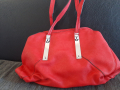 Дамска чанта червена, снимка 1 - Чанти - 45023685