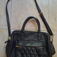 Черна чанта естествена кожа, снимка 1 - Чанти - 45468060