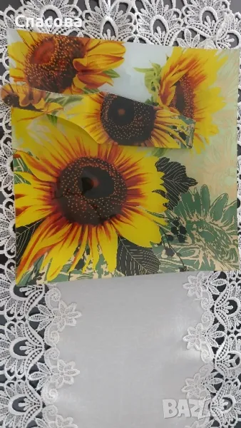 Стъклен поднос за торта или сладкиш със плоска лъжица за сервиране "Слънчогледи"., снимка 1