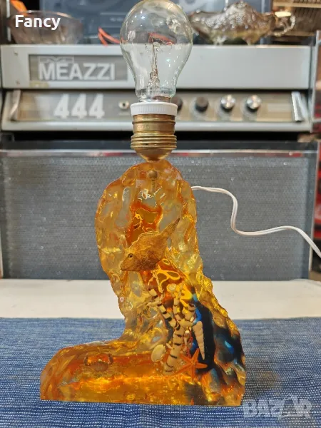 Стара лампа от смола 60 те години, снимка 1