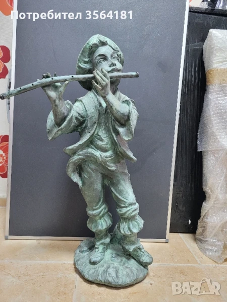 Бронзова статуя "Момчето с флейтата", снимка 1