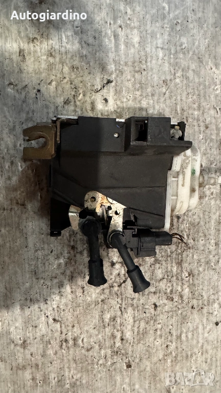 Брава за врата на Audi A4 - 8D1837015E , снимка 1