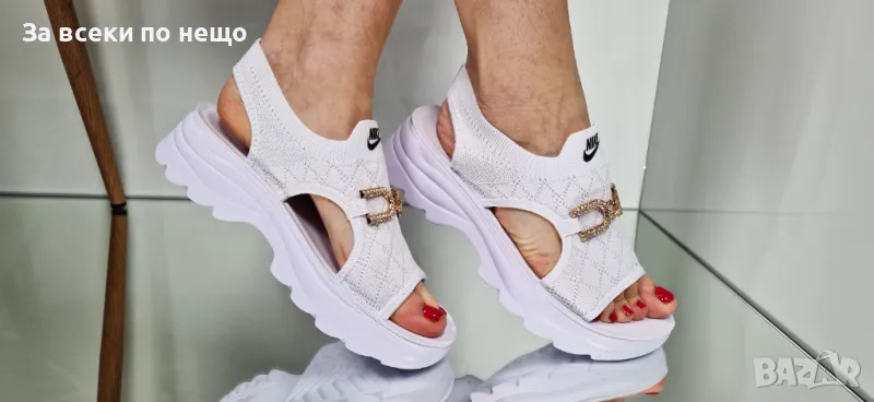 Nike Дамски Бели Сандали С Метален Акцент Найк Код P595, снимка 1