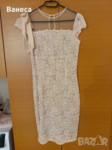 Красива рокля