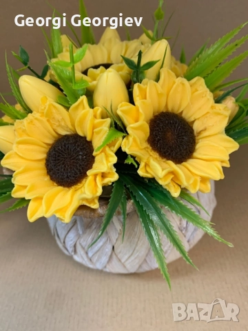 цветя изработени с глицеринов ароматен сапун и Българска роза Стара Загора,бивше кино Септември, снимка 9 - Изкуствени цветя - 52499822