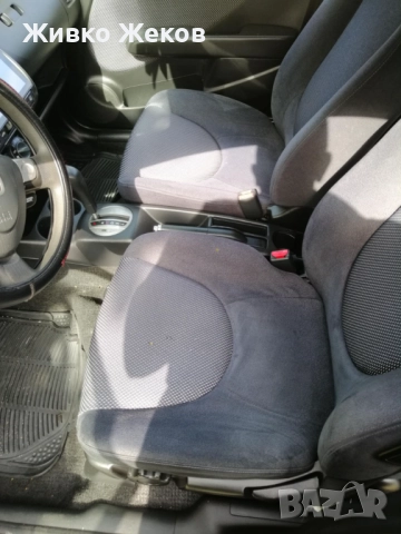 Honda Jazz 2004 Автоматик – Напълно обслужена, готова за новия си собственик!, снимка 8 - Автомобили и джипове - 52671368