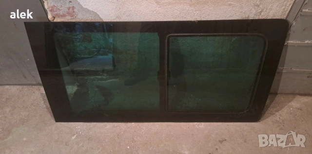 продавам vw T5 задно ляво стъкло плъзхаща врата