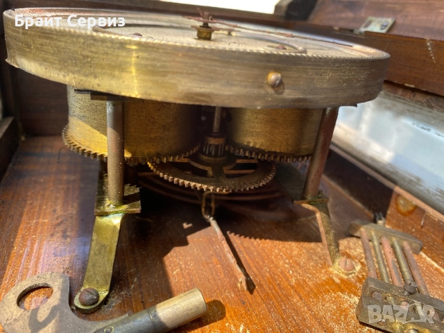 Стенен часовник JUNGHANS, снимка 2 - Антикварни и старинни предмети - 51700963