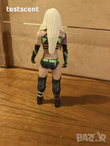 Екшън фигура WWE Liv Morgan Лив Морган Raw on Netflix Mattel Series играчка figure, снимка 3 - Колекции - 49238616