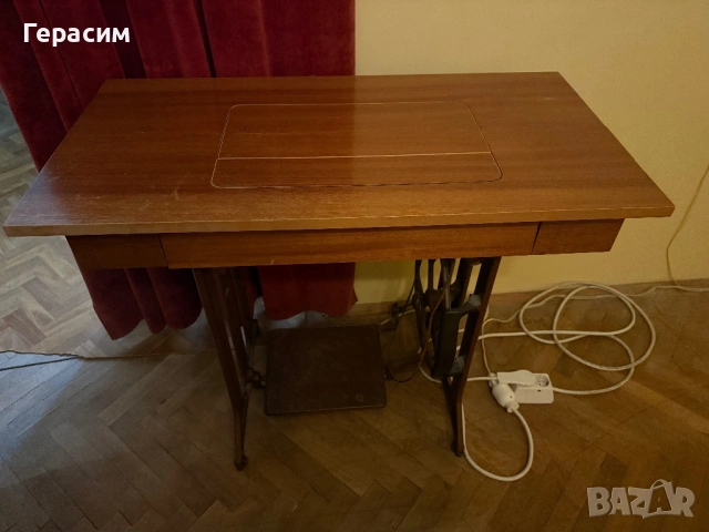 Шевна машина с педал тип маса, снимка 2 - Шевни машини - 53387854